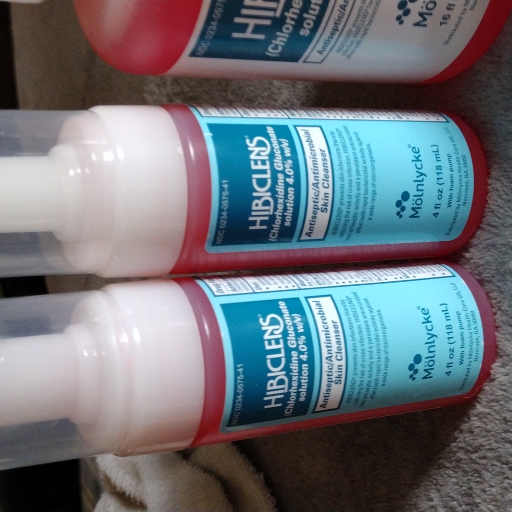 3pk Hibiclens cleanser with pumpers 1-16Oz, 2-4oz. - Picture 3 of 8